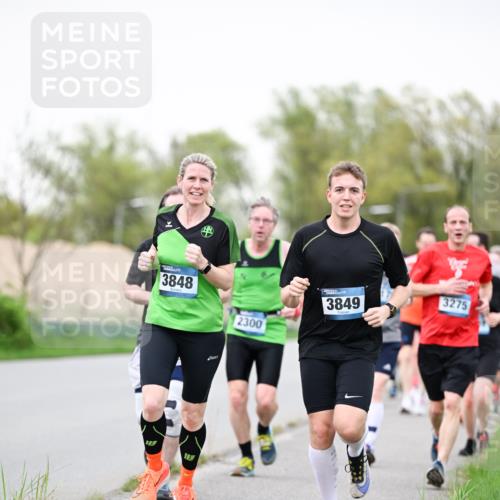07.04.2024 - 43. Internationalen Wilhelmsburger Insellauf Dr. Thomas Lammeyer http://msf.ph/oto/6040026 07.04.2024 10:33:53 Laufen 3848, 2300, 3849, 3275 meine-sportfotos.de