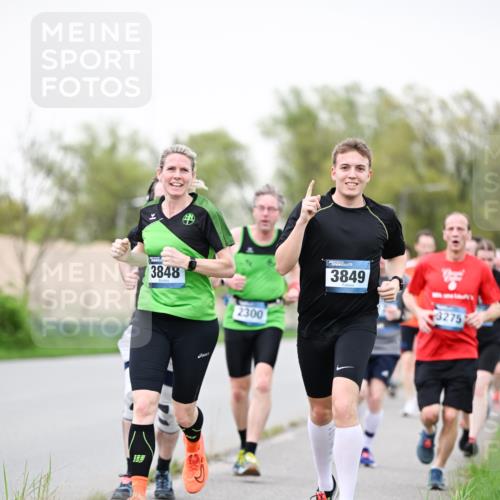 07.04.2024 - 43. Internationalen Wilhelmsburger Insellauf Dr. Thomas Lammeyer http://msf.ph/oto/6040027 07.04.2024 10:33:53 Laufen 3848, 2300, 3849, 3275 meine-sportfotos.de