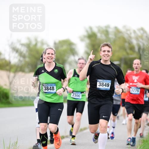 07.04.2024 - 43. Internationalen Wilhelmsburger Insellauf Dr. Thomas Lammeyer http://msf.ph/oto/6040028 07.04.2024 10:33:53 Laufen 3848, 2300, 3849, 3275 meine-sportfotos.de