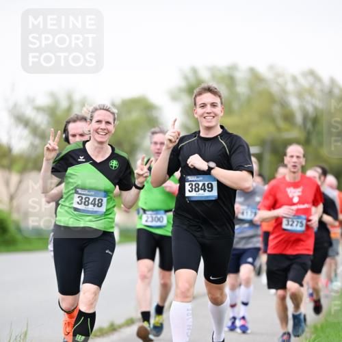07.04.2024 - 43. Internationalen Wilhelmsburger Insellauf Dr. Thomas Lammeyer http://msf.ph/oto/6040030 07.04.2024 10:33:53 Laufen 3848, 2300, 3849, 32, 3275 meine-sportfotos.de