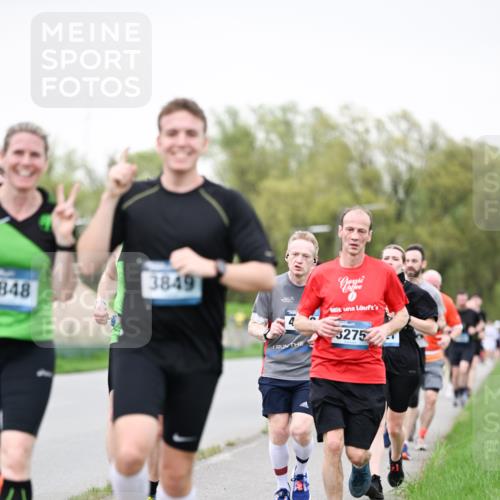 07.04.2024 - 43. Internationalen Wilhelmsburger Insellauf Dr. Thomas Lammeyer http://msf.ph/oto/6040033 07.04.2024 10:33:54 Laufen 3849, 848, 3275 meine-sportfotos.de