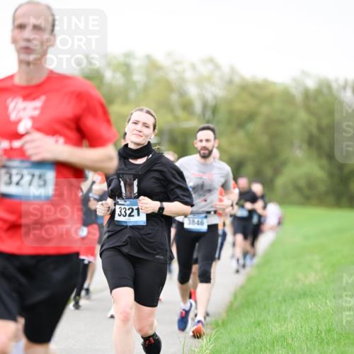 07.04.2024 - 43. Internationalen Wilhelmsburger Insellauf Dr. Thomas Lammeyer http://msf.ph/oto/6040046 07.04.2024 10:33:57 Laufen 3275, 3321, 3846 meine-sportfotos.de