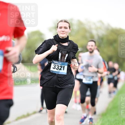 07.04.2024 - 43. Internationalen Wilhelmsburger Insellauf Dr. Thomas Lammeyer http://msf.ph/oto/6040053 07.04.2024 10:33:58 Laufen 3321 meine-sportfotos.de