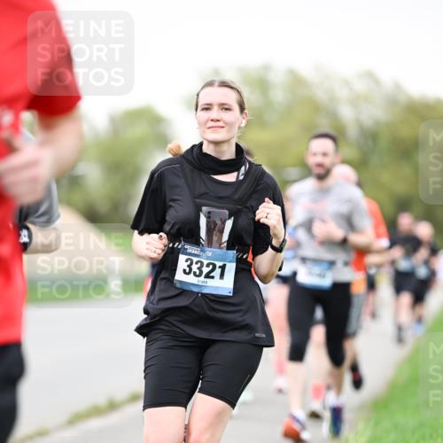 07.04.2024 - 43. Internationalen Wilhelmsburger Insellauf Dr. Thomas Lammeyer http://msf.ph/oto/6040054 07.04.2024 10:33:58 Laufen 3321 meine-sportfotos.de