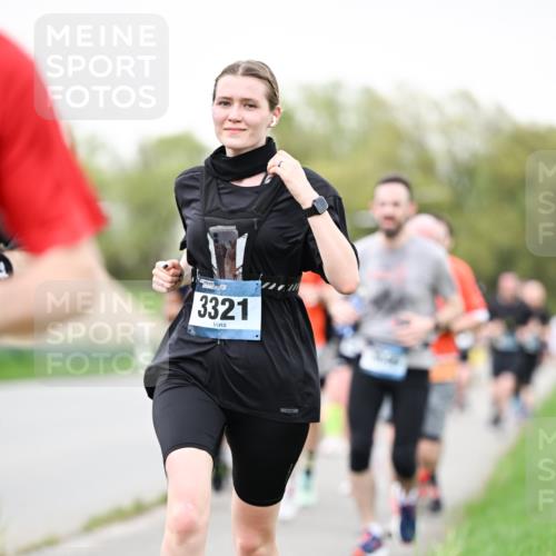 07.04.2024 - 43. Internationalen Wilhelmsburger Insellauf Dr. Thomas Lammeyer http://msf.ph/oto/6040055 07.04.2024 10:33:58 Laufen 3321 meine-sportfotos.de