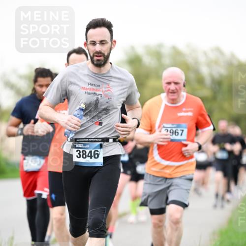 07.04.2024 - 43. Internationalen Wilhelmsburger Insellauf Dr. Thomas Lammeyer http://msf.ph/oto/6040069 07.04.2024 10:34:00 Laufen 3846, 2967 meine-sportfotos.de