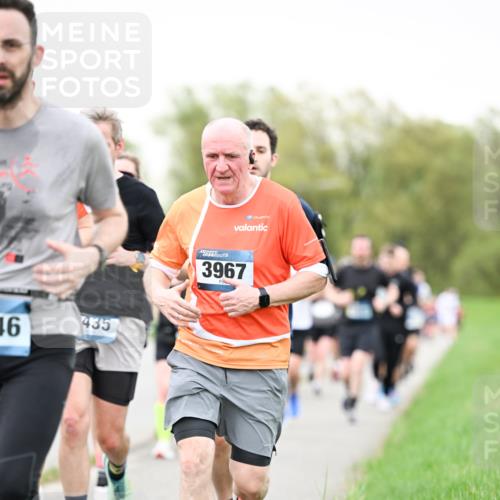 07.04.2024 - 43. Internationalen Wilhelmsburger Insellauf Dr. Thomas Lammeyer http://msf.ph/oto/6040070 07.04.2024 10:34:01 Laufen 46, 435, 3967 meine-sportfotos.de