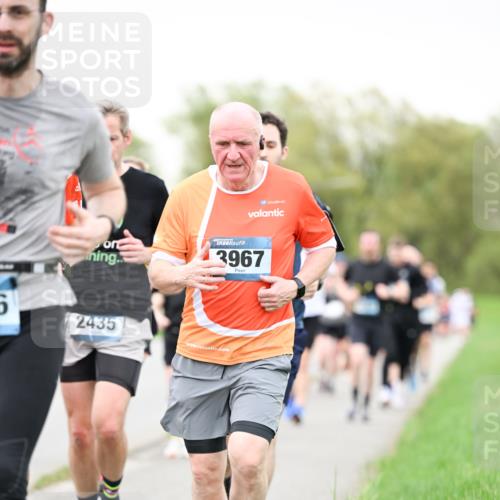 07.04.2024 - 43. Internationalen Wilhelmsburger Insellauf Dr. Thomas Lammeyer http://msf.ph/oto/6040071 07.04.2024 10:34:01 Laufen 6, 2435, 3967 meine-sportfotos.de