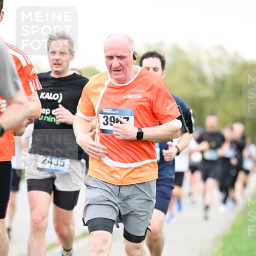07.04.2024 - 43. Internationalen Wilhelmsburger Insellauf Dr. Thomas Lammeyer http://msf.ph/oto/6040075 07.04.2024 10:34:02 Laufen 397, 2435 meine-sportfotos.de