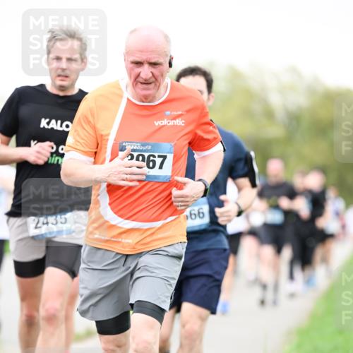 07.04.2024 - 43. Internationalen Wilhelmsburger Insellauf Dr. Thomas Lammeyer http://msf.ph/oto/6040077 07.04.2024 10:34:02 Laufen 43, 2967, 2435, 66 meine-sportfotos.de
