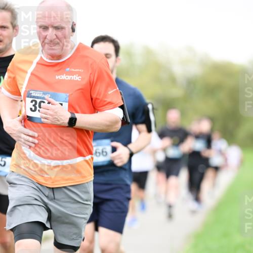 07.04.2024 - 43. Internationalen Wilhelmsburger Insellauf Dr. Thomas Lammeyer http://msf.ph/oto/6040080 07.04.2024 10:34:02 Laufen 30, 5, 66 meine-sportfotos.de