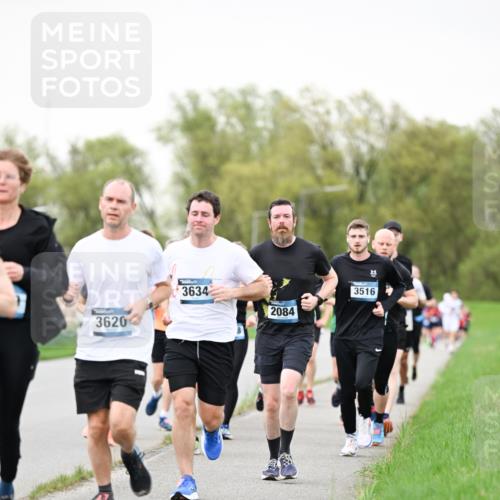 07.04.2024 - 43. Internationalen Wilhelmsburger Insellauf Dr. Thomas Lammeyer http://msf.ph/oto/6040084 07.04.2024 10:34:04 Laufen 3620, 3634, 2084, 3516 meine-sportfotos.de