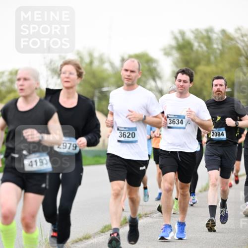 07.04.2024 - 43. Internationalen Wilhelmsburger Insellauf Dr. Thomas Lammeyer http://msf.ph/oto/6040088 07.04.2024 10:34:05 Laufen 2979, 4193, 3620, 3634, 2084 meine-sportfotos.de