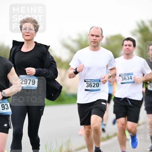 07.04.2024 - 43. Internationalen Wilhelmsburger Insellauf Dr. Thomas Lammeyer http://msf.ph/oto/6040093 07.04.2024 10:34:06 Laufen 193, 2979, 3634, 3620 meine-sportfotos.de