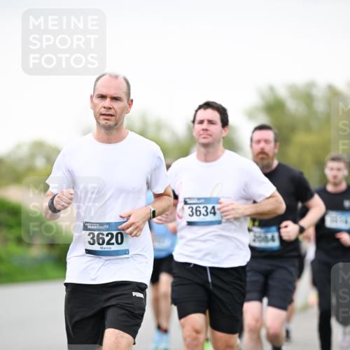07.04.2024 - 43. Internationalen Wilhelmsburger Insellauf Dr. Thomas Lammeyer http://msf.ph/oto/6040097 07.04.2024 10:34:06 Laufen 3620, 3634, 2100, 4 meine-sportfotos.de