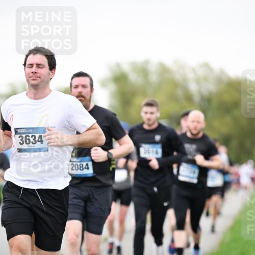 07.04.2024 - 43. Internationalen Wilhelmsburger Insellauf Dr. Thomas Lammeyer http://msf.ph/oto/6040100 07.04.2024 10:34:07 Laufen 3634, 2084, 11 meine-sportfotos.de