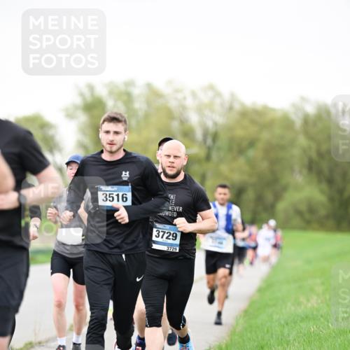 07.04.2024 - 43. Internationalen Wilhelmsburger Insellauf Dr. Thomas Lammeyer http://msf.ph/oto/6040102 07.04.2024 10:34:08 Laufen 3516, 3729, 3729 meine-sportfotos.de