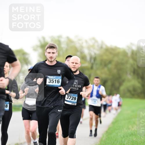 07.04.2024 - 43. Internationalen Wilhelmsburger Insellauf Dr. Thomas Lammeyer http://msf.ph/oto/6040104 07.04.2024 10:34:08 Laufen 8, 3516, 3729, 3729 meine-sportfotos.de