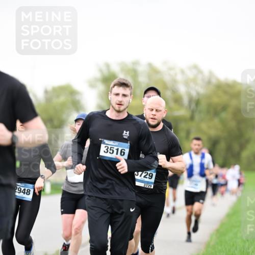 07.04.2024 - 43. Internationalen Wilhelmsburger Insellauf Dr. Thomas Lammeyer http://msf.ph/oto/6040106 07.04.2024 10:34:08 Laufen 2948, 3516, 5729, 3729 meine-sportfotos.de