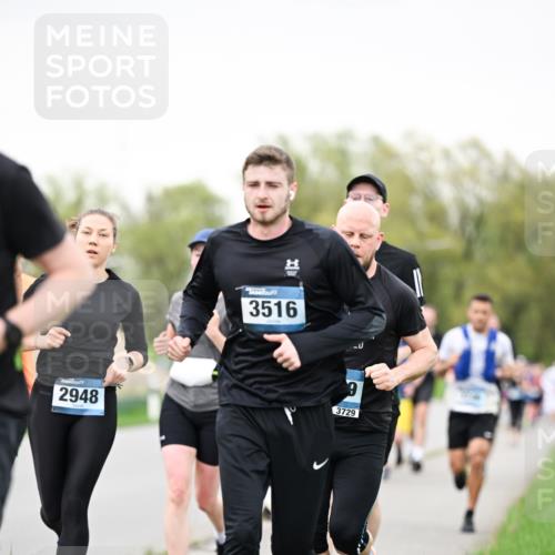 07.04.2024 - 43. Internationalen Wilhelmsburger Insellauf Dr. Thomas Lammeyer http://msf.ph/oto/6040108 07.04.2024 10:34:09 Laufen 2948, 3516, 9, 3729 meine-sportfotos.de