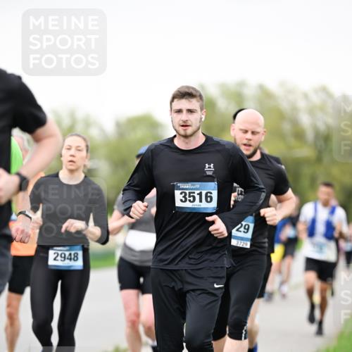 07.04.2024 - 43. Internationalen Wilhelmsburger Insellauf Dr. Thomas Lammeyer http://msf.ph/oto/6040109 07.04.2024 10:34:09 Laufen 2948, 1, 3516, 29, 3729 meine-sportfotos.de