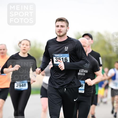 07.04.2024 - 43. Internationalen Wilhelmsburger Insellauf Dr. Thomas Lammeyer http://msf.ph/oto/6040113 07.04.2024 10:34:09 Laufen 3516, 2948, 7729 meine-sportfotos.de