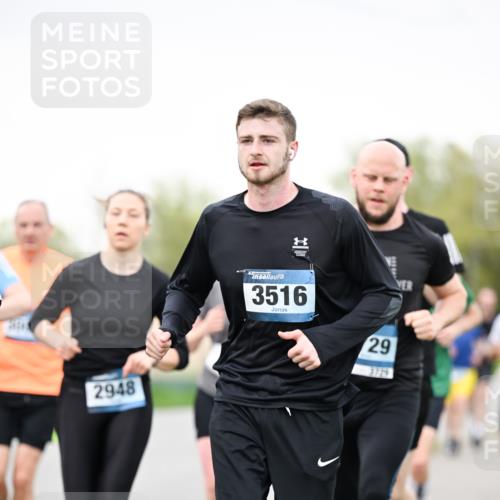 07.04.2024 - 43. Internationalen Wilhelmsburger Insellauf Dr. Thomas Lammeyer http://msf.ph/oto/6040114 07.04.2024 10:34:09 Laufen 2948, 3516, 29, 3725 meine-sportfotos.de
