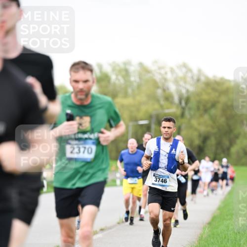 07.04.2024 - 43. Internationalen Wilhelmsburger Insellauf Dr. Thomas Lammeyer http://msf.ph/oto/6040120 07.04.2024 10:34:11 Laufen 2370, 3746, 3746 meine-sportfotos.de