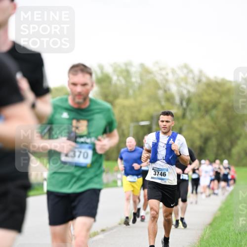 07.04.2024 - 43. Internationalen Wilhelmsburger Insellauf Dr. Thomas Lammeyer http://msf.ph/oto/6040121 07.04.2024 10:34:11 Laufen 370, 3746, 3746 meine-sportfotos.de