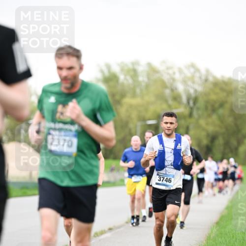 07.04.2024 - 43. Internationalen Wilhelmsburger Insellauf Dr. Thomas Lammeyer http://msf.ph/oto/6040123 07.04.2024 10:34:12 Laufen 2370, 3746, 3746 meine-sportfotos.de