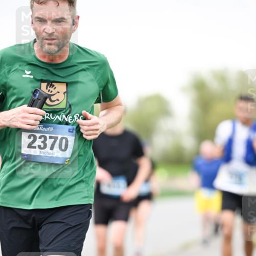 07.04.2024 - 43. Internationalen Wilhelmsburger Insellauf Dr. Thomas Lammeyer http://msf.ph/oto/6040130 07.04.2024 10:34:13 Laufen 2370 meine-sportfotos.de