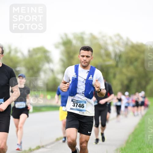 07.04.2024 - 43. Internationalen Wilhelmsburger Insellauf Dr. Thomas Lammeyer http://msf.ph/oto/6040132 07.04.2024 10:34:13 Laufen 3746, 3746 meine-sportfotos.de