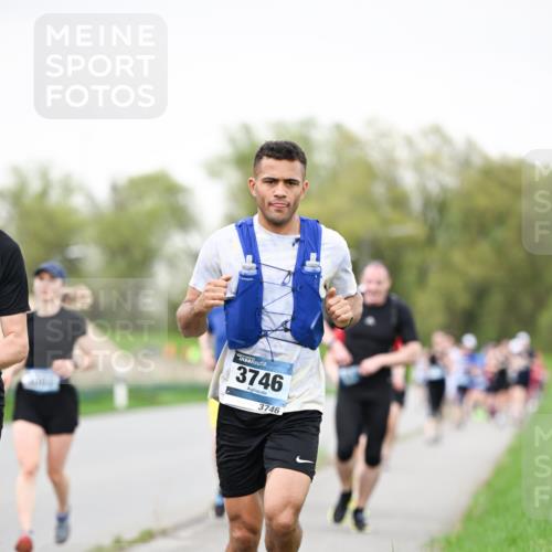07.04.2024 - 43. Internationalen Wilhelmsburger Insellauf Dr. Thomas Lammeyer http://msf.ph/oto/6040135 07.04.2024 10:34:14 Laufen 3746, 3746 meine-sportfotos.de