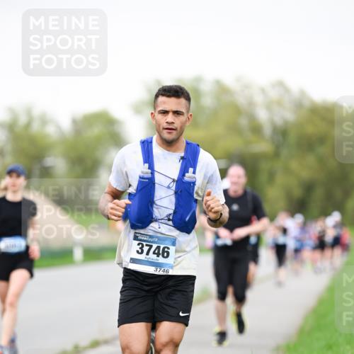 07.04.2024 - 43. Internationalen Wilhelmsburger Insellauf Dr. Thomas Lammeyer http://msf.ph/oto/6040136 07.04.2024 10:34:14 Laufen 3746, 3746 meine-sportfotos.de
