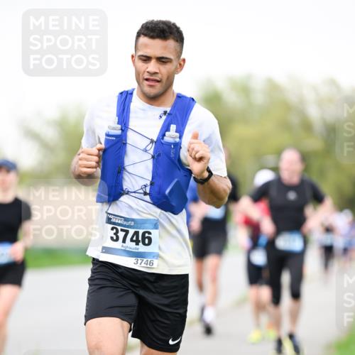 07.04.2024 - 43. Internationalen Wilhelmsburger Insellauf Dr. Thomas Lammeyer http://msf.ph/oto/6040142 07.04.2024 10:34:15 Laufen 3746, 3746 meine-sportfotos.de