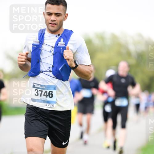 07.04.2024 - 43. Internationalen Wilhelmsburger Insellauf Dr. Thomas Lammeyer http://msf.ph/oto/6040143 07.04.2024 10:34:15 Laufen 3746, 3746 meine-sportfotos.de