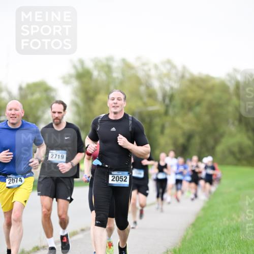 07.04.2024 - 43. Internationalen Wilhelmsburger Insellauf Dr. Thomas Lammeyer http://msf.ph/oto/6040145 07.04.2024 10:34:16 Laufen 2074, 2719, 2052 meine-sportfotos.de