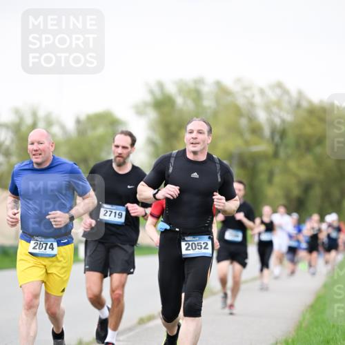 07.04.2024 - 43. Internationalen Wilhelmsburger Insellauf Dr. Thomas Lammeyer http://msf.ph/oto/6040148 07.04.2024 10:34:17 Laufen 2074, 2719, 2052 meine-sportfotos.de