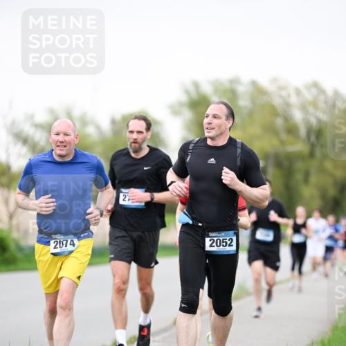 07.04.2024 - 43. Internationalen Wilhelmsburger Insellauf Dr. Thomas Lammeyer http://msf.ph/oto/6040150 07.04.2024 10:34:17 Laufen 2074, 27, 2052 meine-sportfotos.de