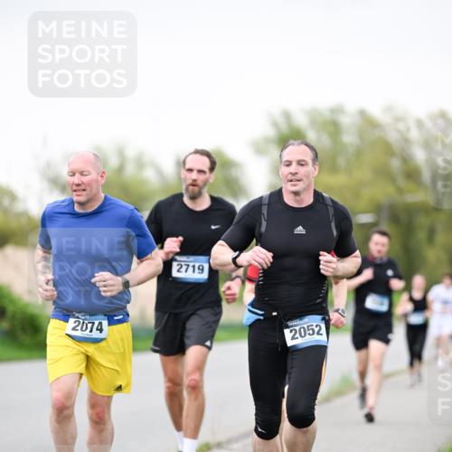 07.04.2024 - 43. Internationalen Wilhelmsburger Insellauf Dr. Thomas Lammeyer http://msf.ph/oto/6040152 07.04.2024 10:34:17 Laufen 2074, 2719, 2052 meine-sportfotos.de