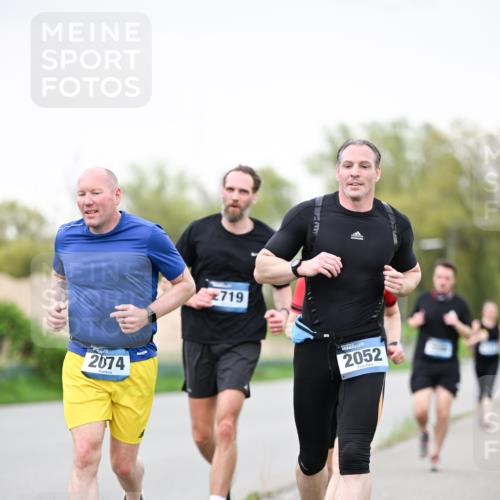 07.04.2024 - 43. Internationalen Wilhelmsburger Insellauf Dr. Thomas Lammeyer http://msf.ph/oto/6040153 07.04.2024 10:34:17 Laufen 2074, 2719, 0, 2052 meine-sportfotos.de