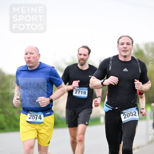 07.04.2024 - 43. Internationalen Wilhelmsburger Insellauf Dr. Thomas Lammeyer http://msf.ph/oto/6040158 07.04.2024 10:34:18 Laufen 2074, 2719, 2052 meine-sportfotos.de