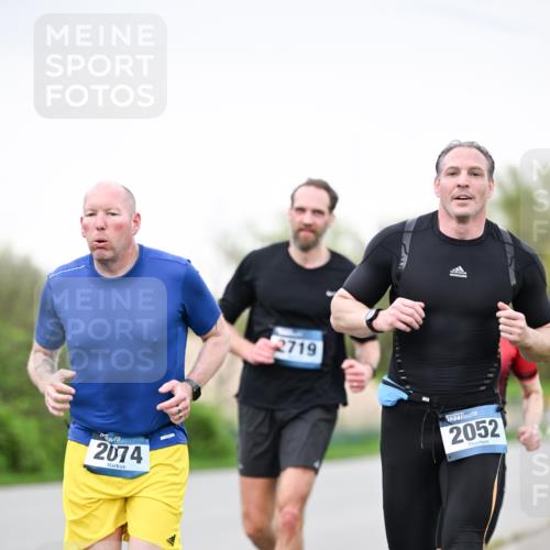 07.04.2024 - 43. Internationalen Wilhelmsburger Insellauf Dr. Thomas Lammeyer http://msf.ph/oto/6040159 07.04.2024 10:34:18 Laufen 2074, 2719, 2052 meine-sportfotos.de