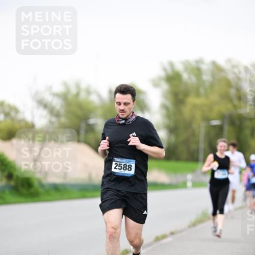 07.04.2024 - 43. Internationalen Wilhelmsburger Insellauf Dr. Thomas Lammeyer http://msf.ph/oto/6040166 07.04.2024 10:34:22 Laufen 2588 meine-sportfotos.de