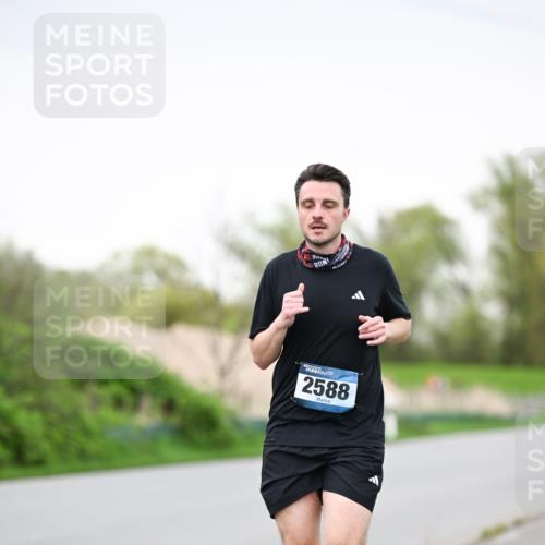 07.04.2024 - 43. Internationalen Wilhelmsburger Insellauf Dr. Thomas Lammeyer http://msf.ph/oto/6040172 07.04.2024 10:34:22 Laufen 2588 meine-sportfotos.de