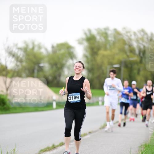 07.04.2024 - 43. Internationalen Wilhelmsburger Insellauf Dr. Thomas Lammeyer http://msf.ph/oto/6040175 07.04.2024 10:34:25 Laufen 2169, 93 meine-sportfotos.de