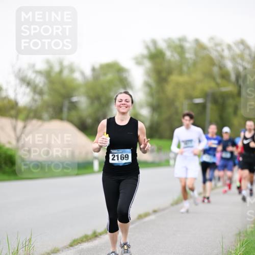 07.04.2024 - 43. Internationalen Wilhelmsburger Insellauf Dr. Thomas Lammeyer http://msf.ph/oto/6040177 07.04.2024 10:34:25 Laufen 2169 meine-sportfotos.de