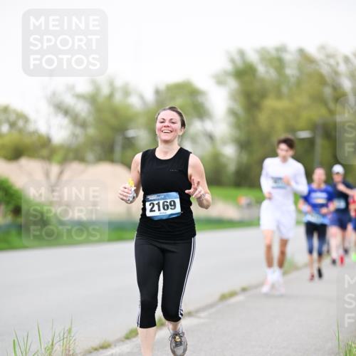 07.04.2024 - 43. Internationalen Wilhelmsburger Insellauf Dr. Thomas Lammeyer http://msf.ph/oto/6040181 07.04.2024 10:34:26 Laufen 2169 meine-sportfotos.de
