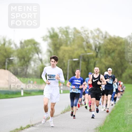 07.04.2024 - 43. Internationalen Wilhelmsburger Insellauf Dr. Thomas Lammeyer http://msf.ph/oto/6040189 07.04.2024 10:34:27 Laufen 3817, 4410 meine-sportfotos.de