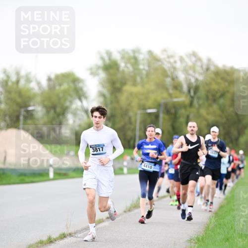 07.04.2024 - 43. Internationalen Wilhelmsburger Insellauf Dr. Thomas Lammeyer http://msf.ph/oto/6040191 07.04.2024 10:34:28 Laufen 3817 meine-sportfotos.de